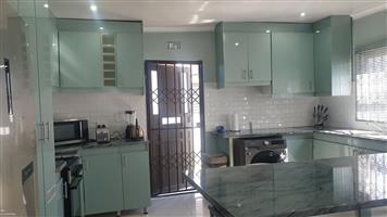 House Rental Monthly in Heather Park