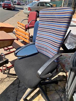 Office chairs  280 Steve Biko road  Gezina  PTA 