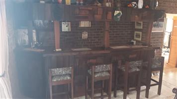 L shape solid sleaper bar for sale with 4 chairs
