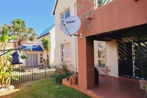 Townhouse For Sale in Winchester Hills