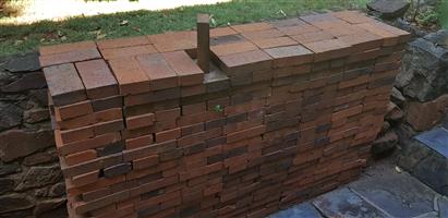 About 2 500 Corobrick Paving bricks 