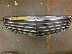 2007 MERCEDES BENZ W204 GRILL
