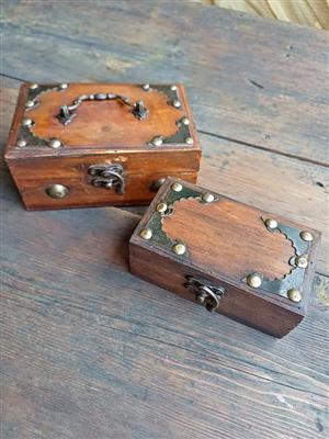 Vintage-Style Nesting Wooden Treasure Box Set (2 Pieces) 
