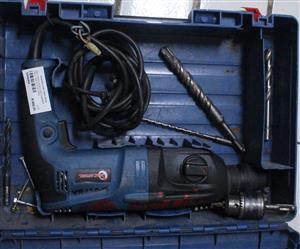 MAC AFRIC SDRILI-002 HAMMER DRILL WITH 4 BITS IN CASE S065236A