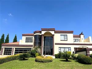 House For Sale in Blue Valley Golf Estate