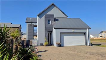 Townhouse For Sale in Riverspray Lifestyle Estate