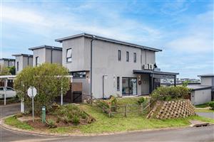 Modern 2-Bedroom Apartment – Palm Lakes Estate