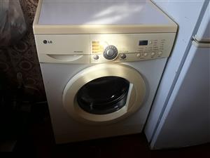 LG WD-80264NP Washing Machine. As good as new. I am in Orange Grove. 