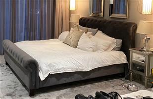 Chesterfield velvet touch bed and matress (King XL)