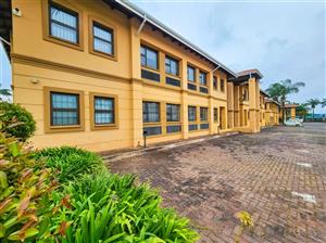 1048m² Entire Builidng to let in Allen's Nek