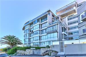 Apartment For Sale in Bantry Bay