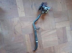 Power steering pump Np300 2007
