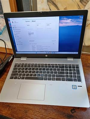 HP ProBook 650 G4 16GB RAM, Core i7 8th Gen 256GB SSD, Crack at the base, functions Well.