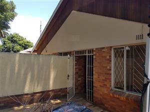 Comfortable 3-Bedroom Home to Rent in Bezuidenhout Valley