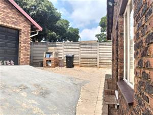 Cluster For Sale in Mondeor