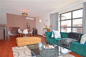 Apartment For Sale in Hyde Park