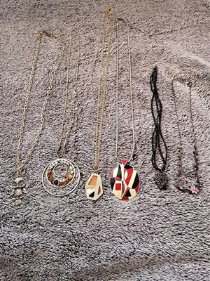 Jewellery necklace x 6 all