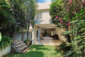 Townhouse For Sale in Edenburg