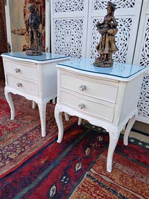 Elegant White French‑Style Nightstand Pair with Glass Tops (price is per chair)