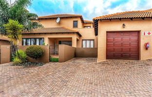 Townhouse For Sale in Noordheuwel