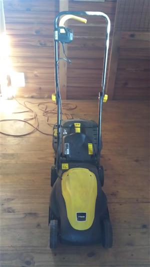 Lawnmower YT5139 and Ryobi edge cutter 300W for sale