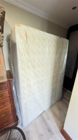 Queen Cloud Nine mattress and base set