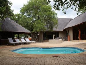 Peaceful Oasis - 4 bed, 4 bath