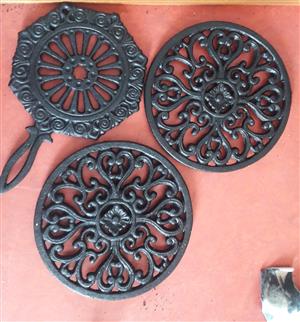cast iron antique trivits 