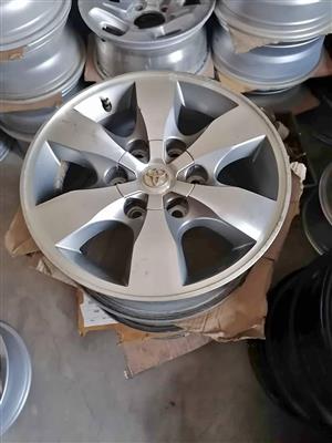Toyota Hilux 16"