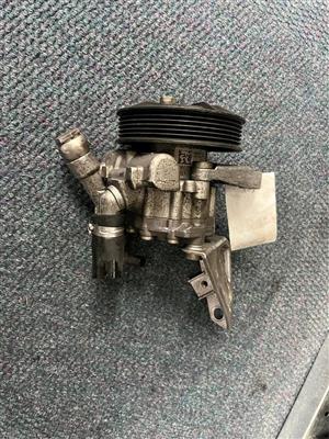 N52B25 POWER STEERING PUMP