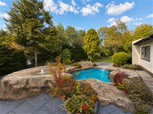 House For Sale in Lonehill