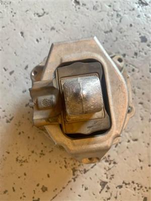 BMW G20 engine mounting RHs