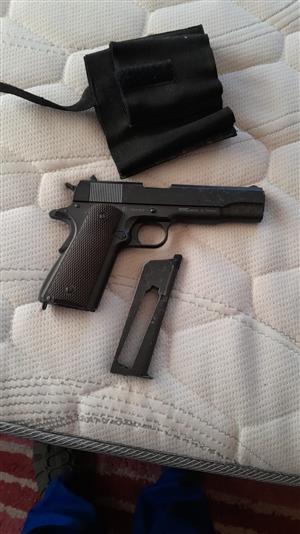 2 x KWC air pistols