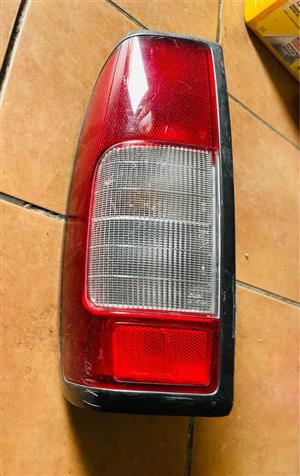 Nissan Np300 taillight