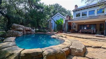 Spacious Luxury Living Amid Hartbeespoort Dam and Mountains