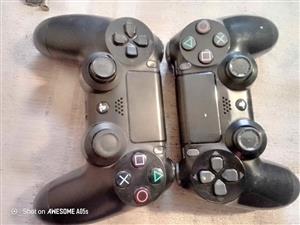 2 ×SONY PS4 CONTROLLER