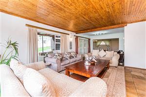 House For Sale in Rangeview