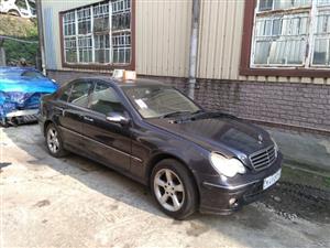 We are dismantling this Mercedes C200k W203 Black