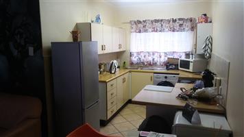 Looking for a flatmate to share apartment