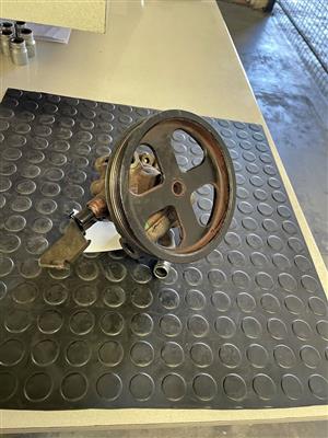 Toyota Runx RSi 2ZZ Power steering Pump for sale 