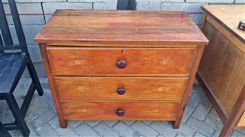 Chest of drawers