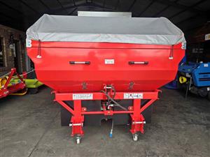 New Agritech fertilizer spreaders for sale at Mad Farmer SA