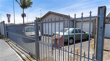 Three Bedroom Family Home  with Spacious Living Areas