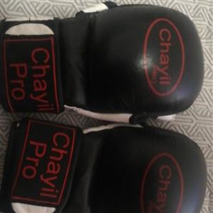 MMA Sparring Gloves Large 