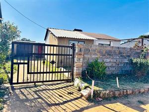House for sale in orange farm Driziek ext3