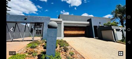 House For Sale in Bendor Ext 17