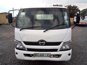2014 Toyota Hino 300 drop side truck