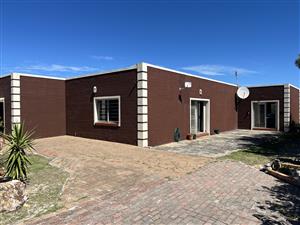 No.4 Crassula Avenue - Betty's Bay