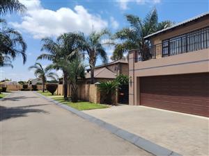 Elegant 4 Bedroom Duplex Cluster Home for Sale in Secure Estate in Ravenswood, Boksburg - don't miss