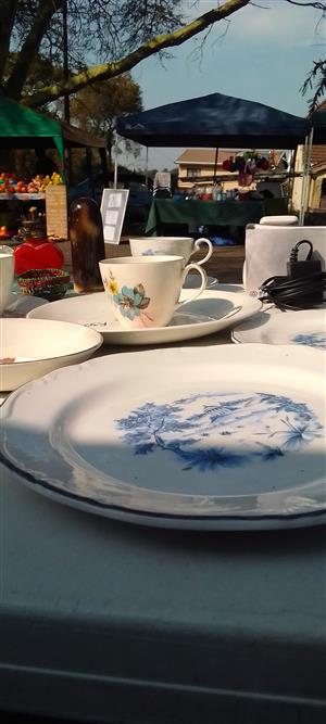 DINNER PLATES ,TEA CUP AND SAUCER SET AND SIDE PLATES FOR RESTAURANTS AND FUNCTI